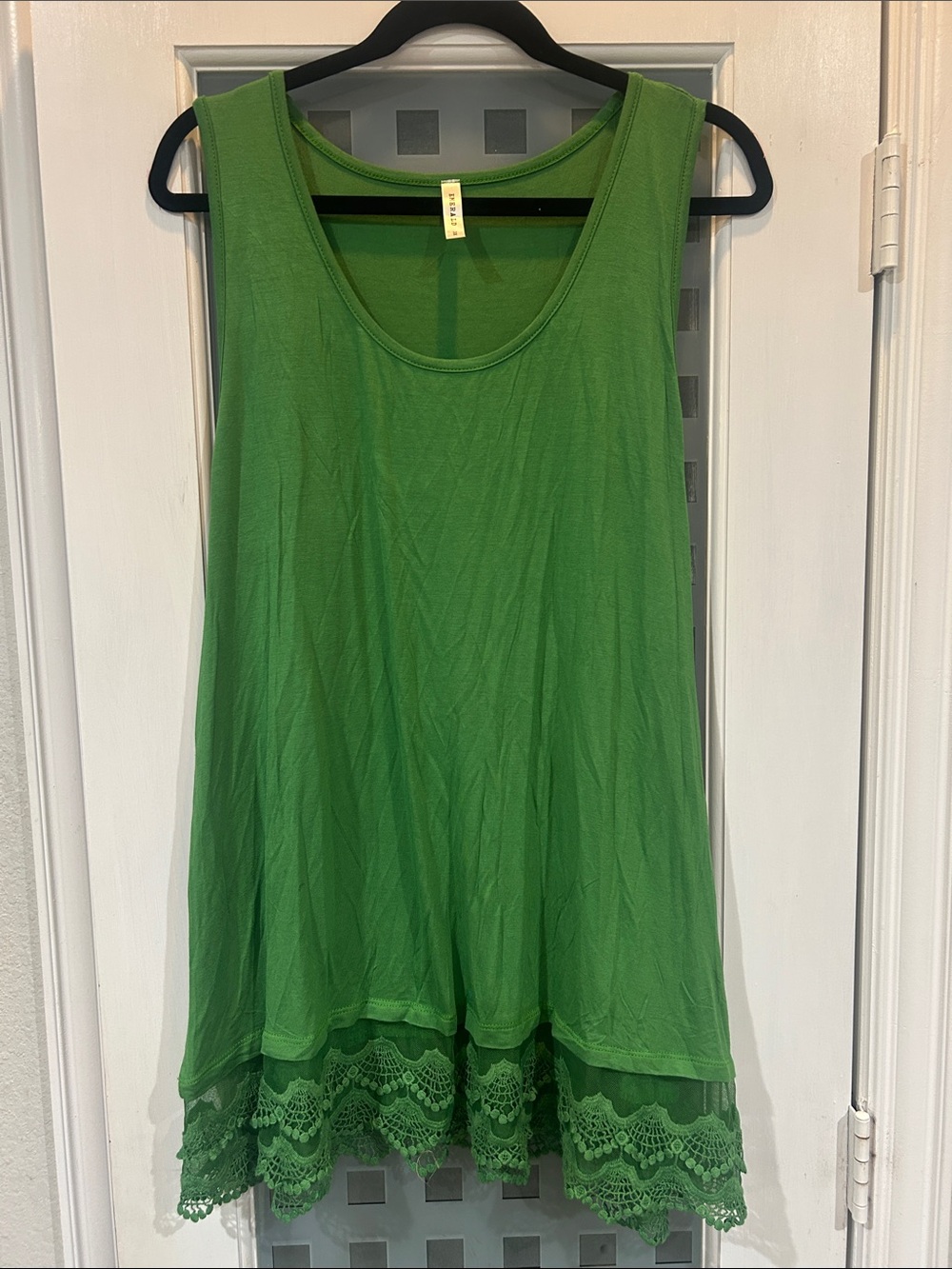 Emerald Green Lace-Hem Scoop Neck Tank